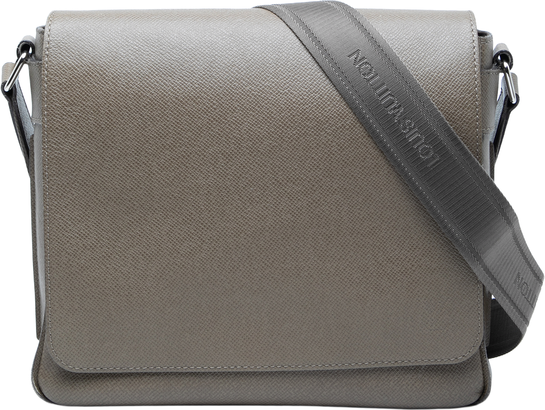 Louis Vuitton Taiga Roman Pm, från Luxclusif, i färgen light brown.