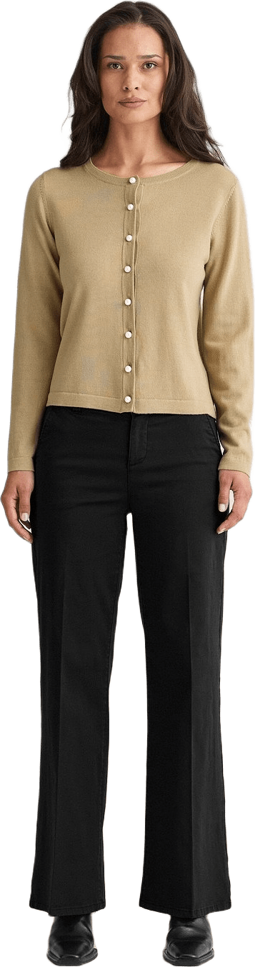 Satinbyxa Hedda, från Newhouse, i färgen svart.