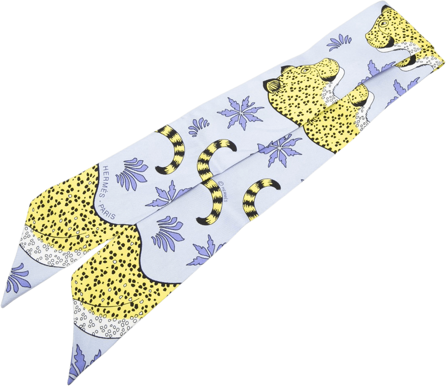 Hermès Les Leopards Silk Twilly Scarf, från Luxclusif, i färgen light blue.