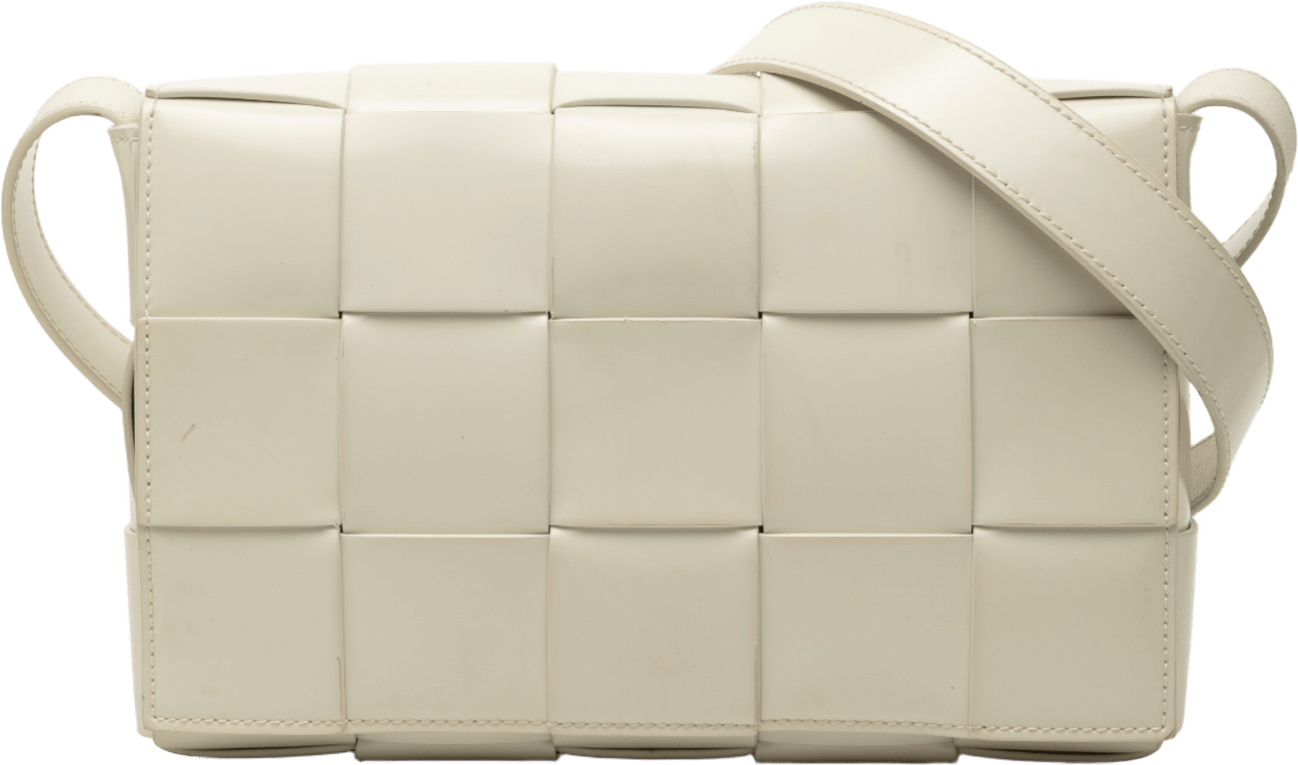 Bottega Veneta Nappa Intrecciato Cassette Crossbody, från Luxclusif, i färgen off white.