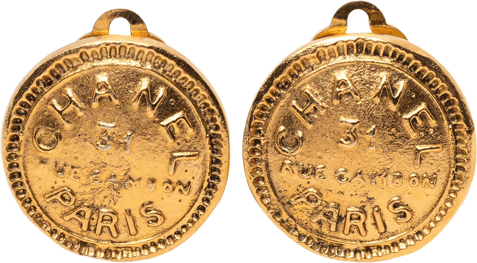 Chanel Gold Plated 31 Rue Cambon Round Clip On Earrings, från Luxclusif, i färgen gold.