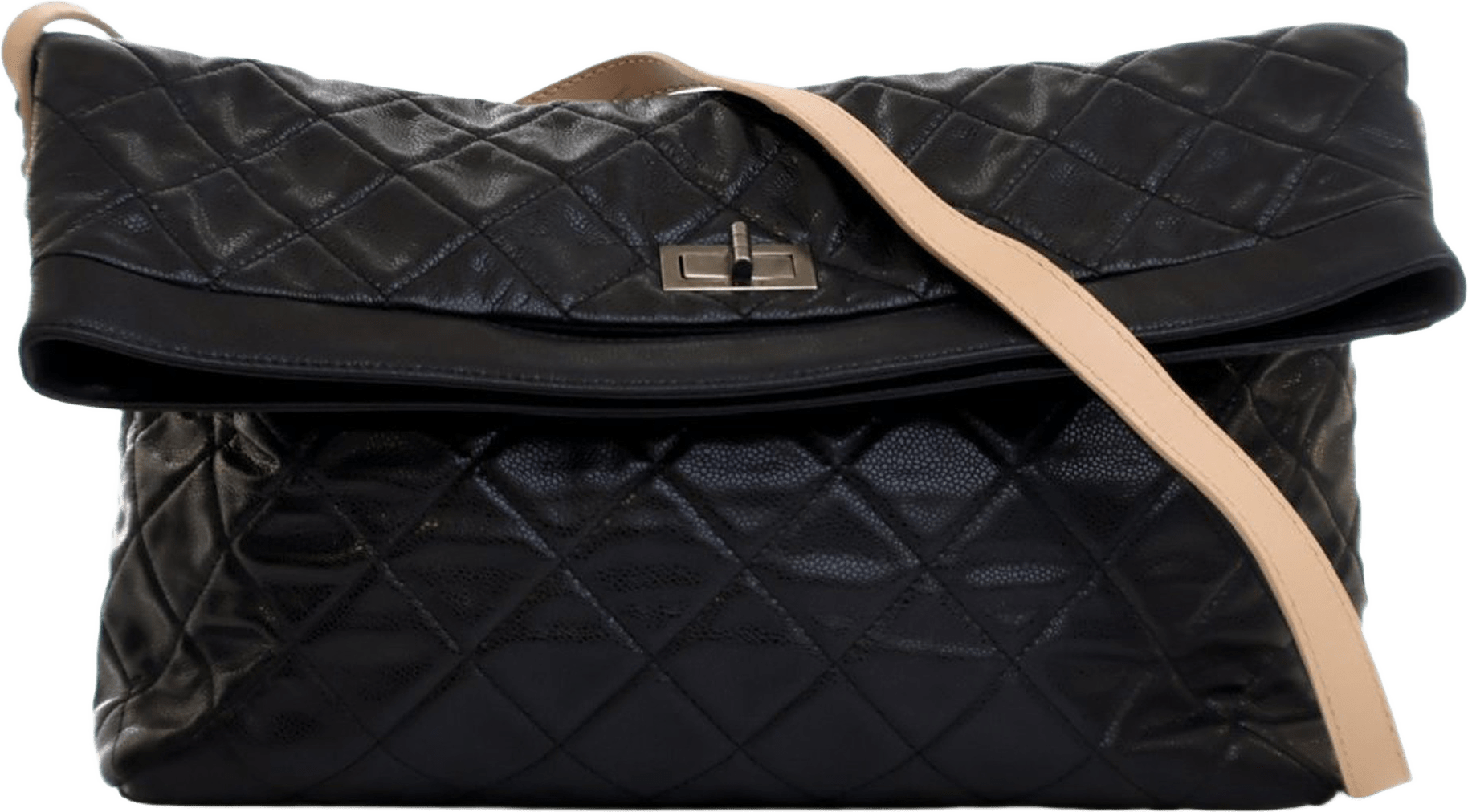 Chanel Reissue Quilted Caviar Messenger Flap, från Luxclusif, i färgen black.