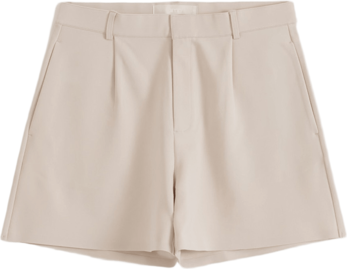 Luxe Bermuda Shorts, från aim'n, i färgen sand.