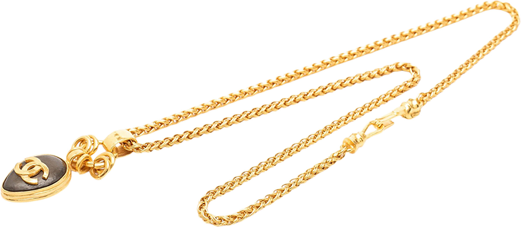 Chanel Cc Gold Plated Wood Pendant Necklace, från Luxclusif, i färgen gold.