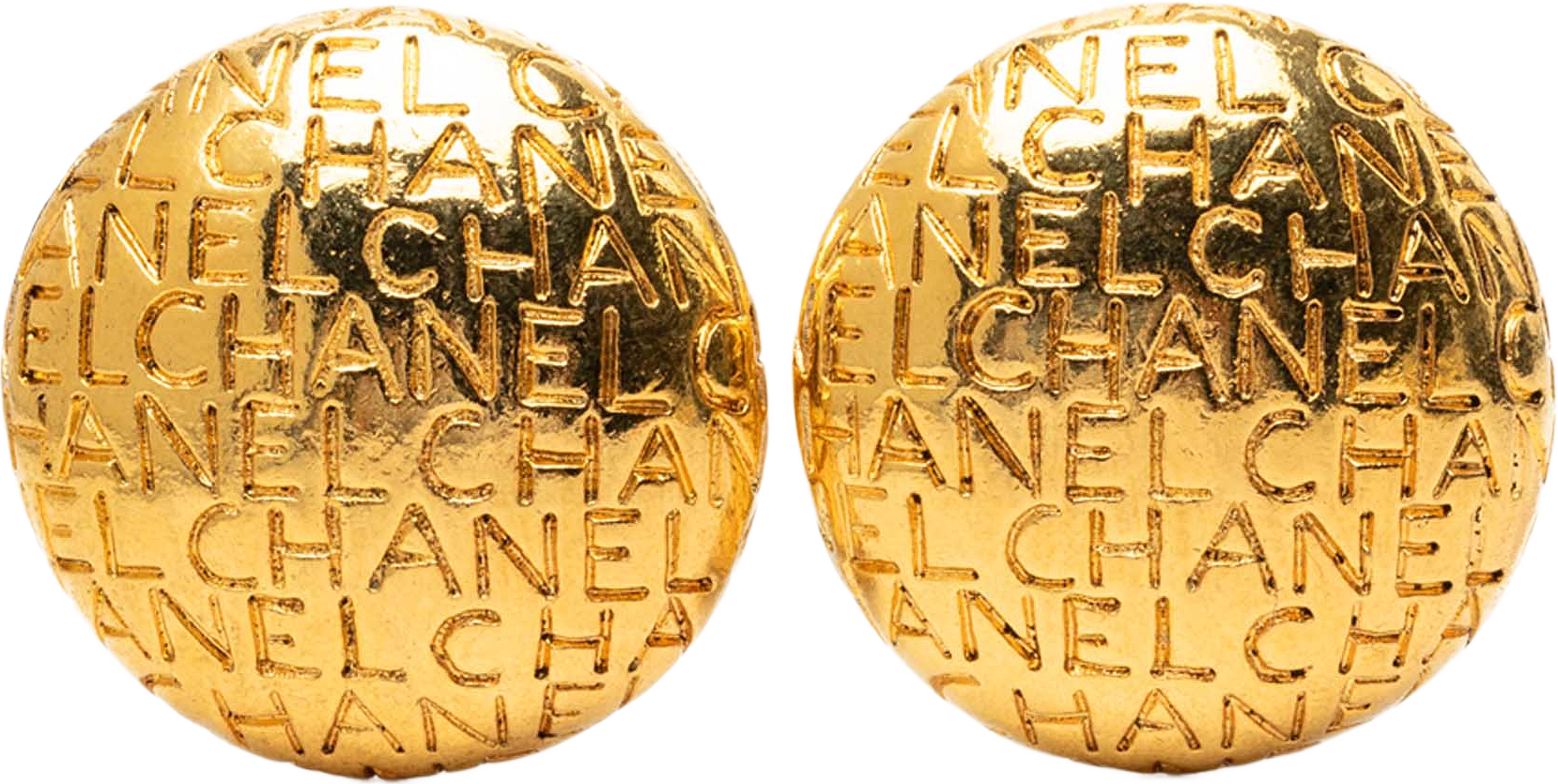 Chanel Gold Plated Logo Engraved Clip On Earrings, från Luxclusif, i färgen guld.