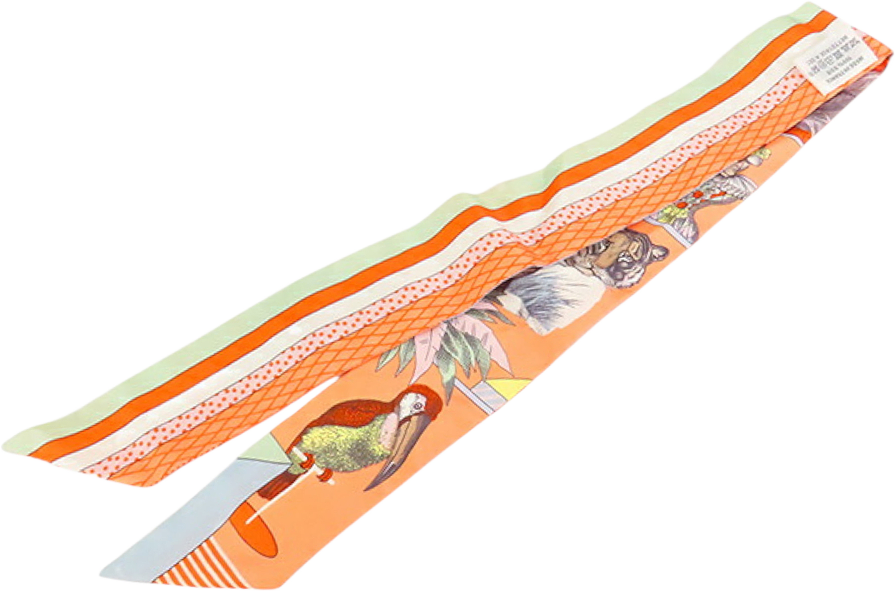 Hermès Grand Theatre Nouveau Silk Twilly Scarf, från Luxclusif, i färgen orange.