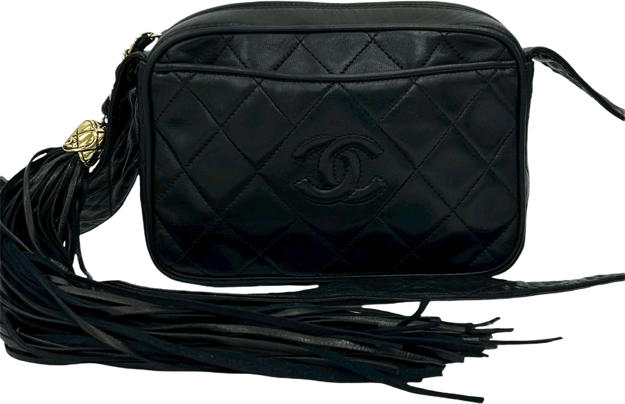 Chanel Small Cc Quilted Lambskin Tassel Camera Bag, från Luxclusif, i färgen black.