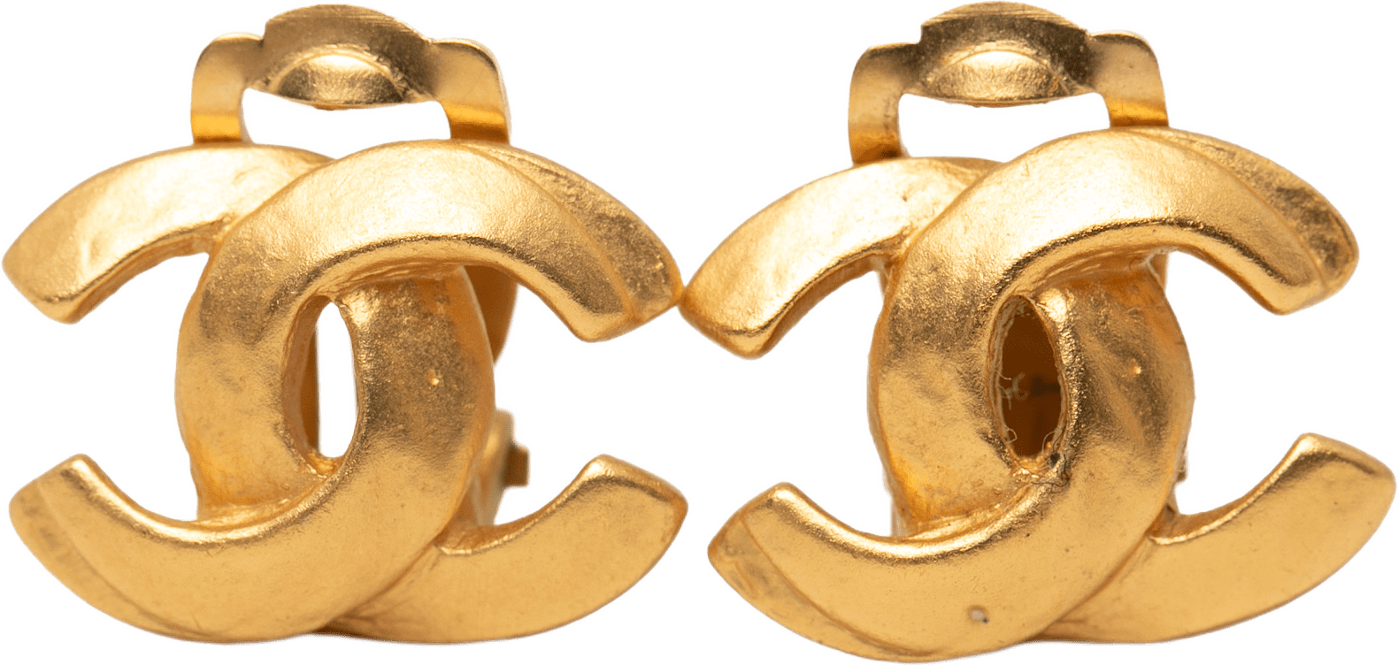 Chanel Gold Plated Cc Clip On Earrings, från Luxclusif, i färgen gold.