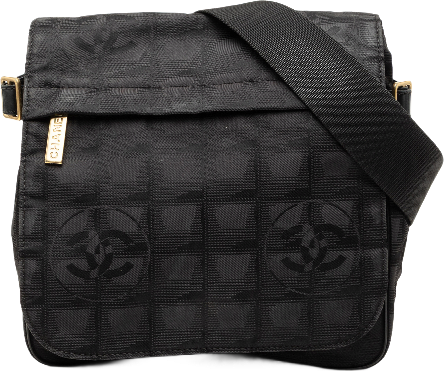 Chanel New Travel Line Nylon Messenger Bag, från Luxclusif, i färgen svart.