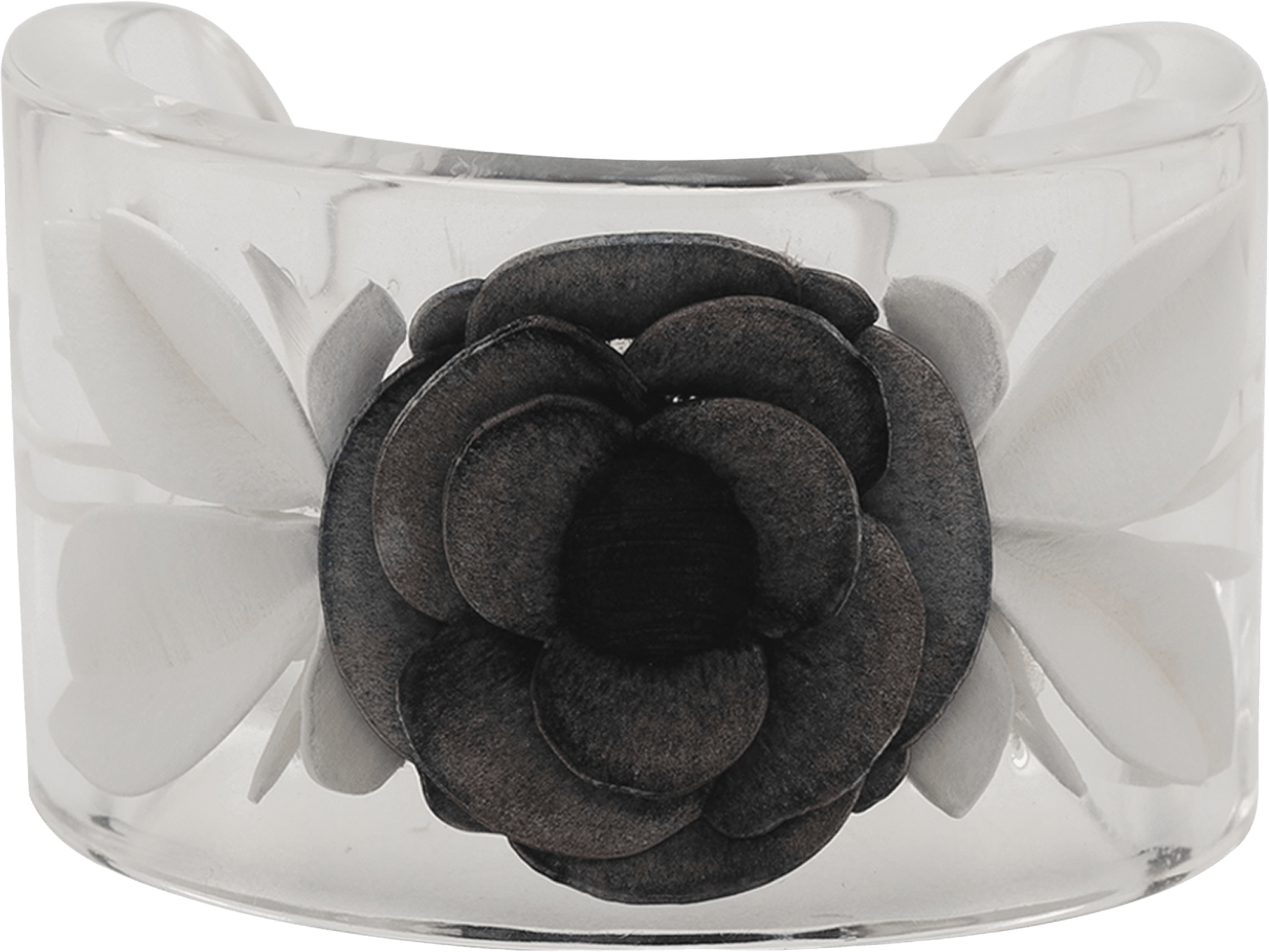 Chanel Lucite Camellia Cuff Bracelet, från Luxclusif, i färgen off white.