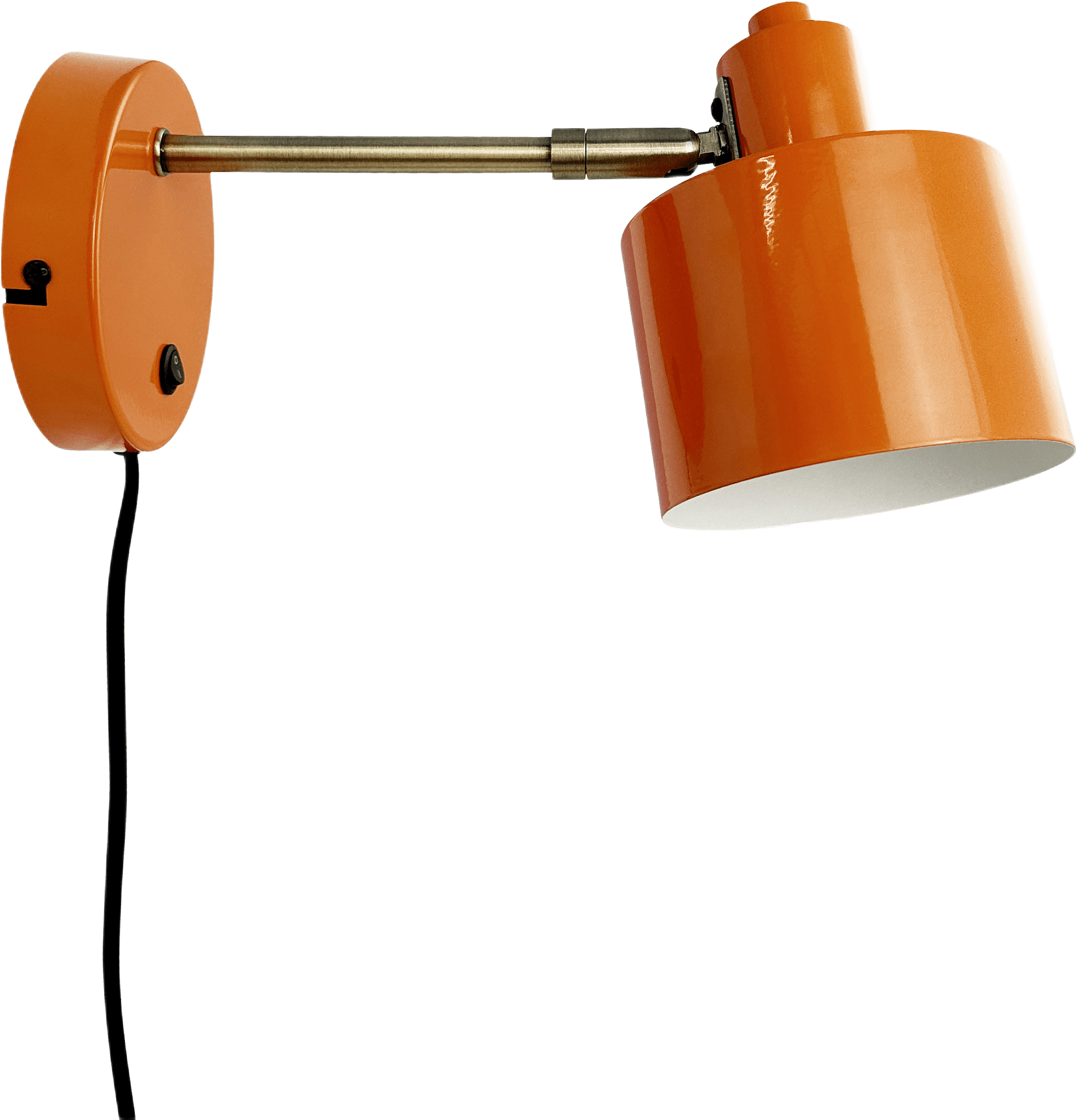 Ocean Wall Lamp, från Dyberg Larsen, i färgen orange/ brass.