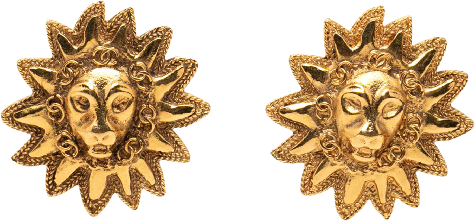 Chanel Cc Gold Plated Lion Sunburst Clip On Earrings, från Luxclusif, i färgen gold.