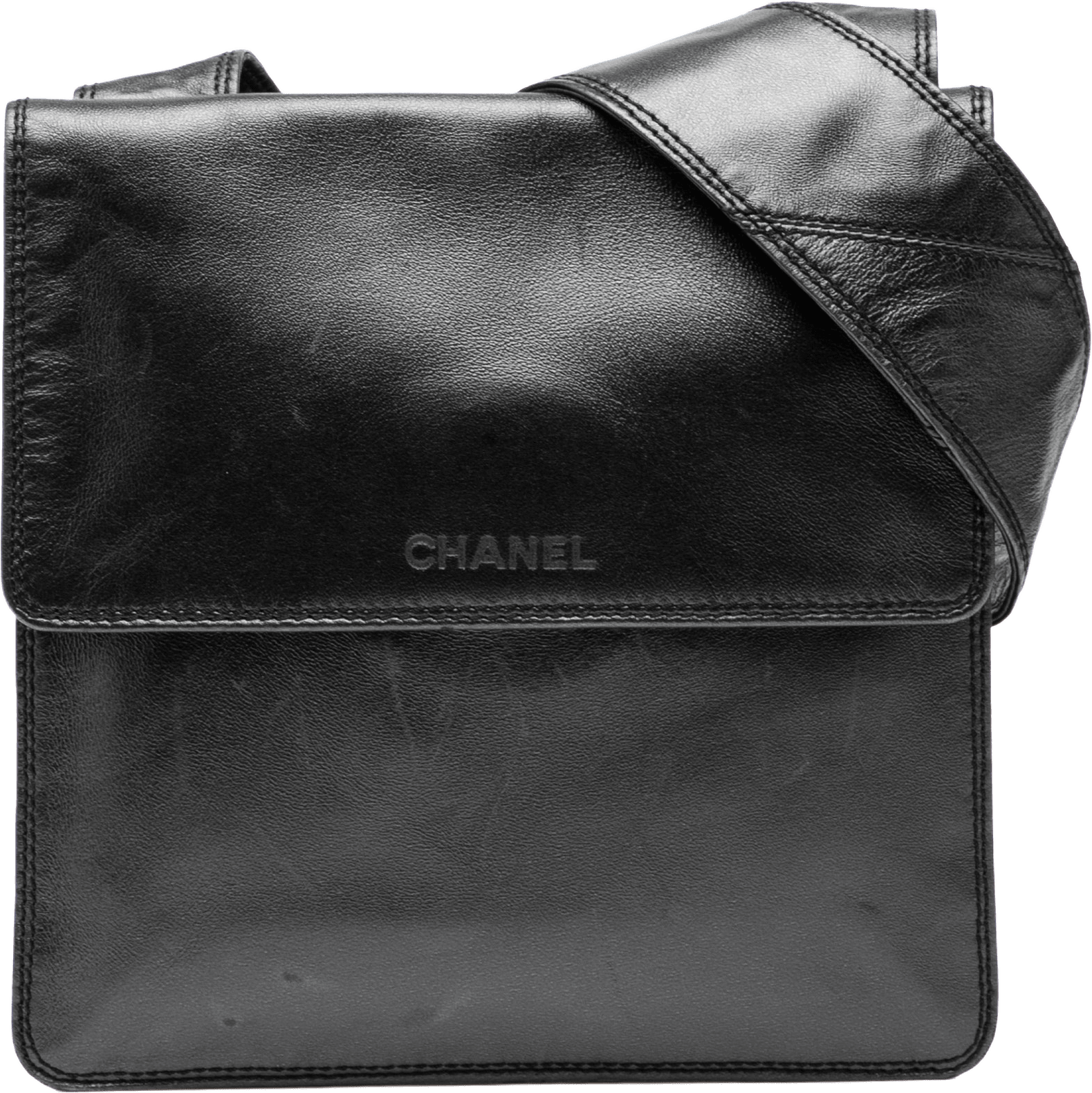 Chanel Lambskin Logo Messenger Bag, från Luxclusif, i färgen black.