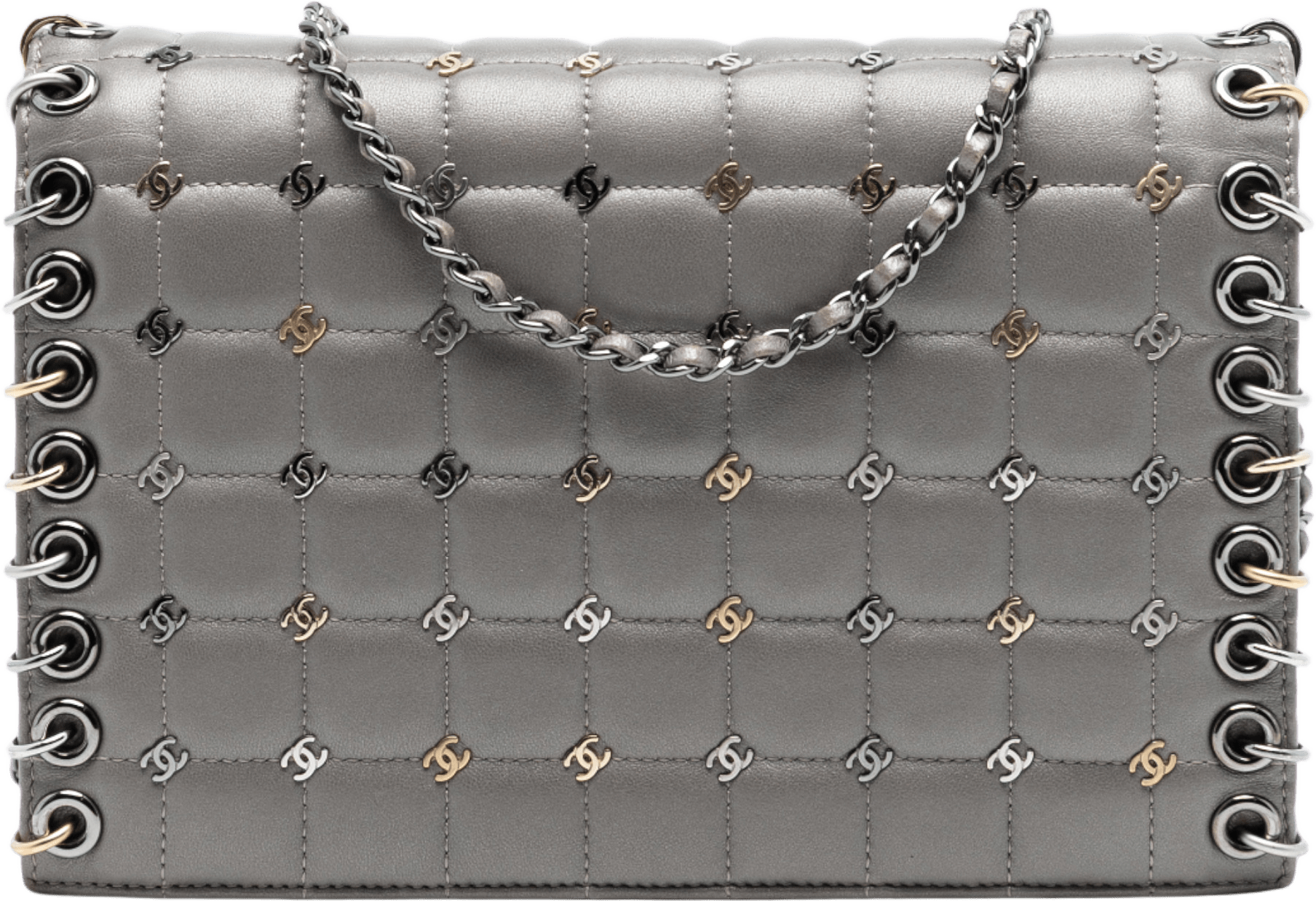 Chanel Small Lambskin Chocolate Bar Cc Piercing Studded Chain Flap, från Luxclusif, i färgen gray.