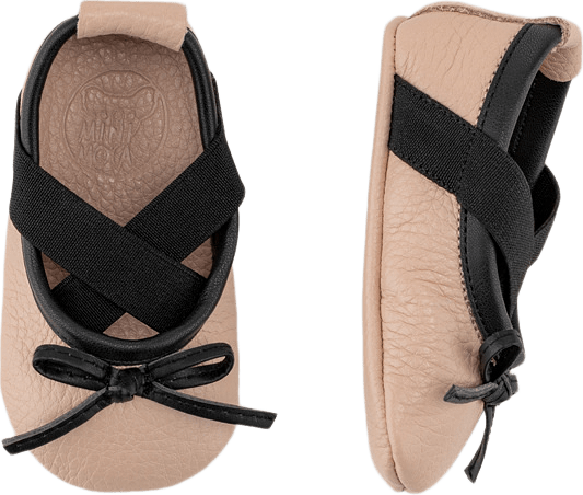 Ballerina Barefoot, från Minimoca, i färgen pink.