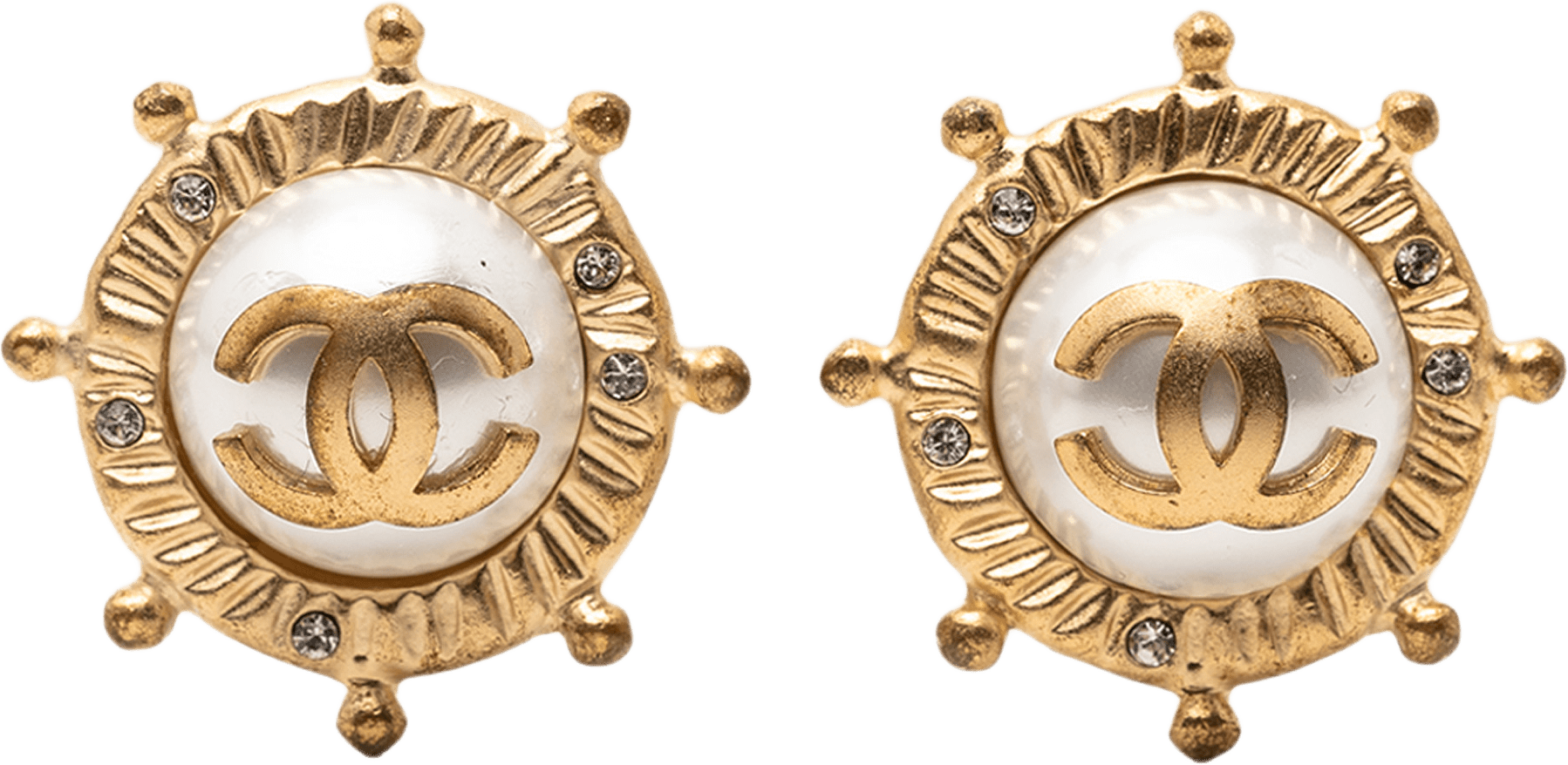 Chanel Cc Gold Plated Faux Pearl And Strass Clip On Earrings, från Luxclusif, i färgen gold.
