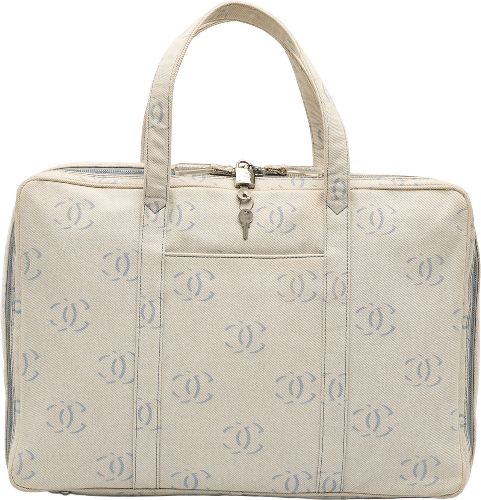 Chanel Cc Denim Travel Bag, från Luxclusif, i färgen light blue.
