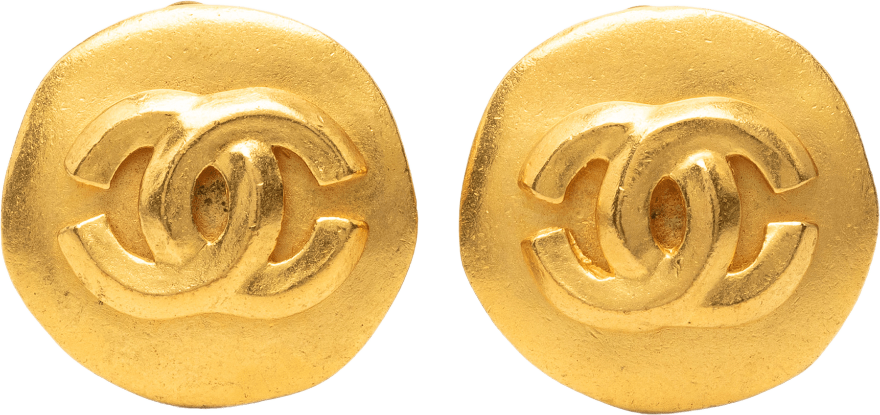 Chanel Cc Gold Plated Round Clip On Earrings, från Luxclusif, i färgen guld.