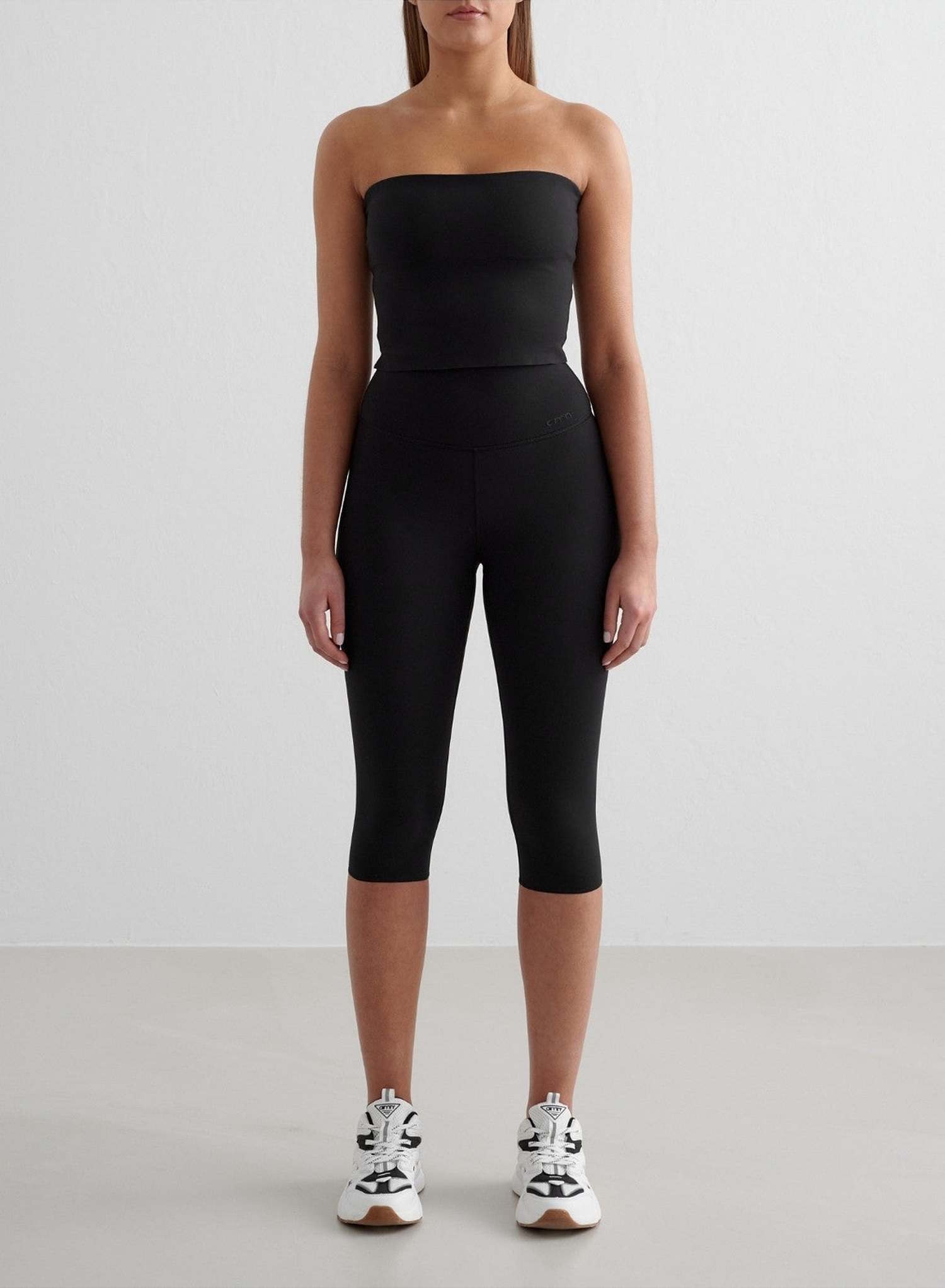 Sense Capri Tights, från aim'n, i färgen black.