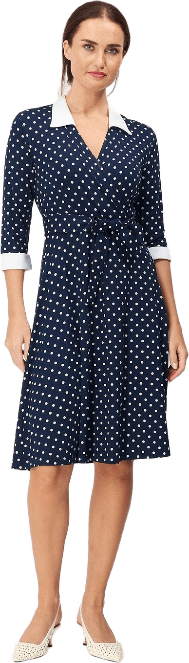 Lynn Dot Dress, från Jumperfabriken, i färgen navy.