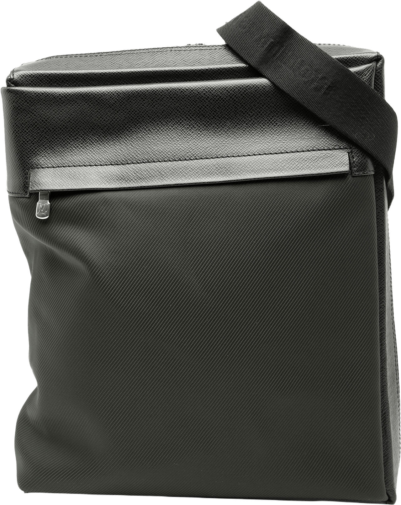 Louis Vuitton Taiga Beluga, från Luxclusif, i färgen black.