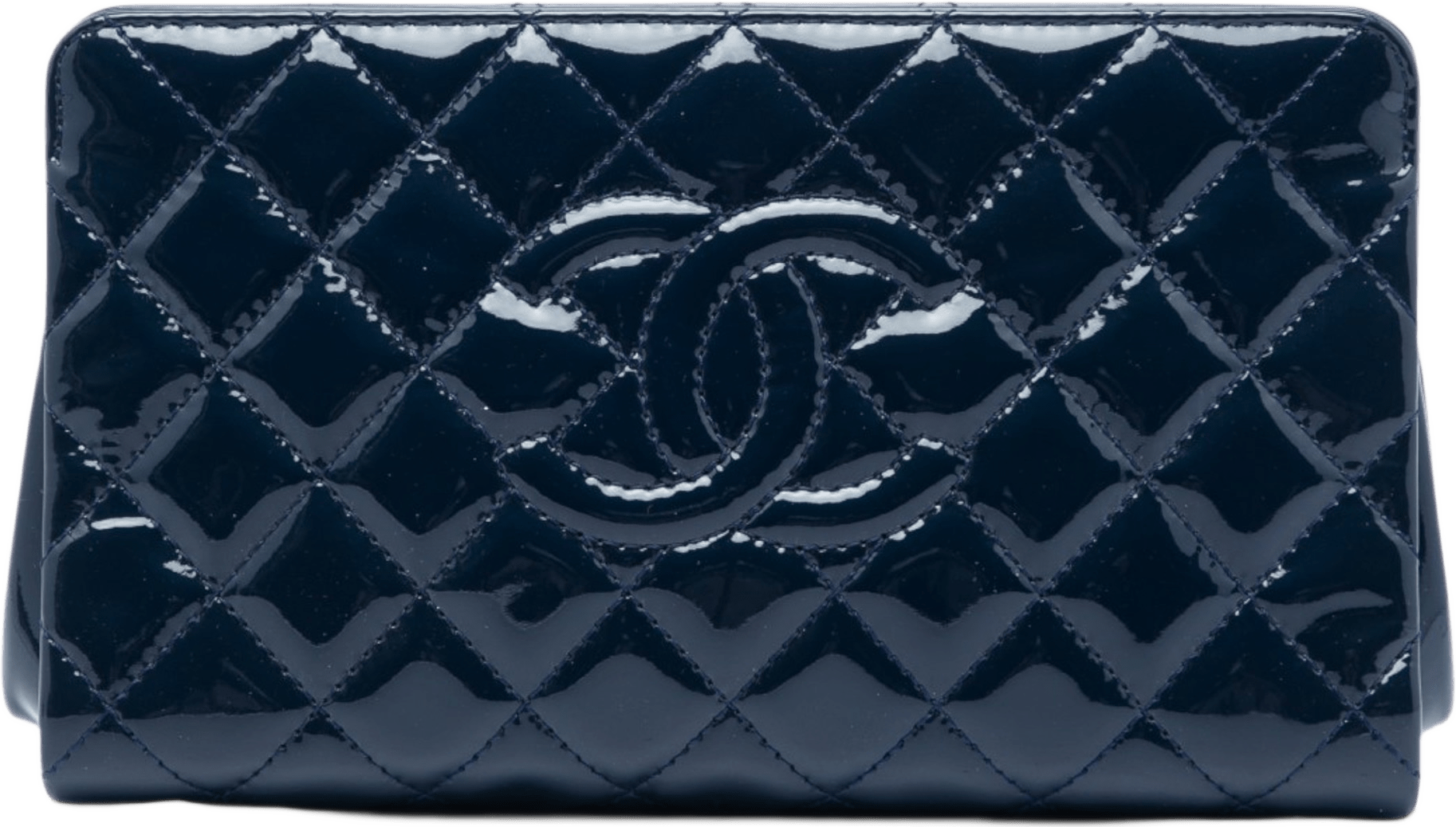 Chanel Cc Quilted Patent Timeless Clutch, från Luxclusif, i färgen blå.