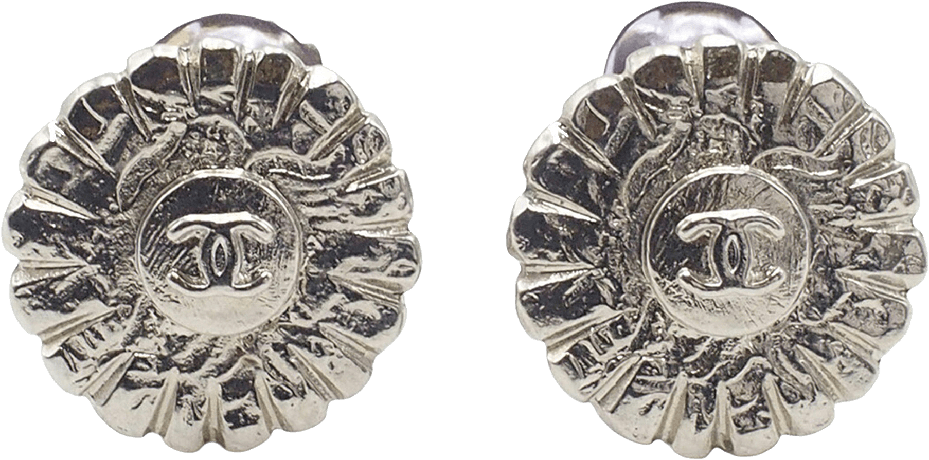 Chanel Cc Silver Plated Sunflower Clip On Earrings, från Luxclusif, i färgen silver.
