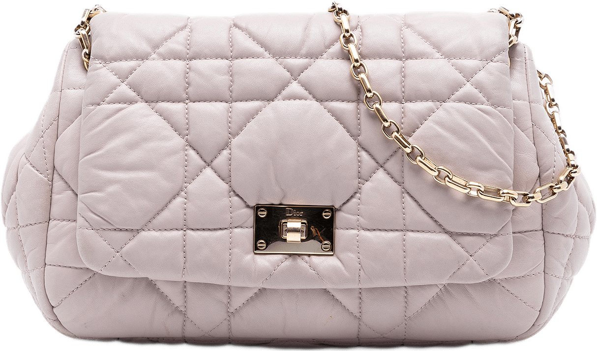 Dior Lambskin Cannage Milly La Foret Shoulder Bag, från Luxclusif, i färgen light pink.