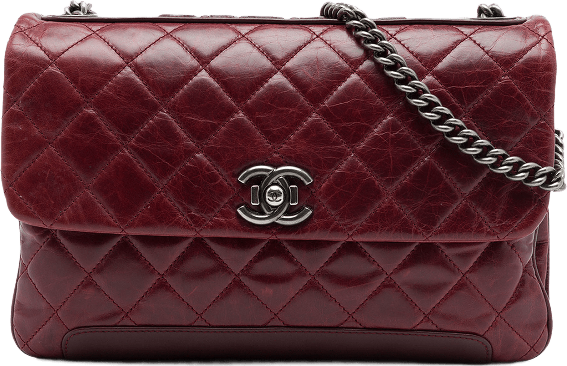 Chanel Quilted Aged Calfskin Logo Accordion Flap, från Luxclusif, i färgen röd.