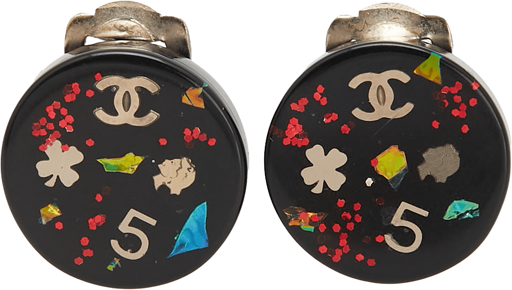 Chanel Cc Resin No. 5 Button Clip On Earrings, från Luxclusif, i färgen black.