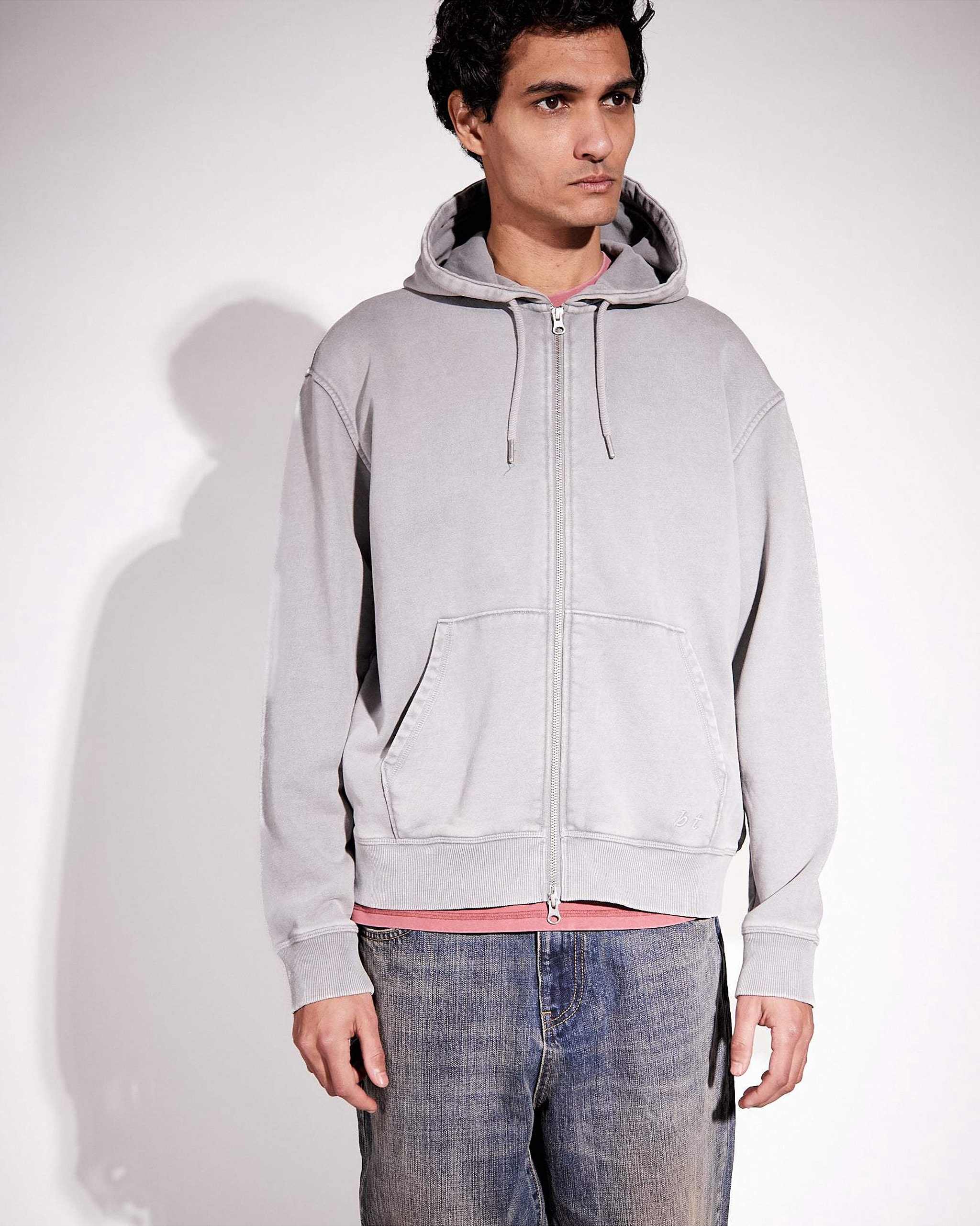Bt Zip Hoodie Washed Grey, från Brixtol Textiles, i färgen washed grey.