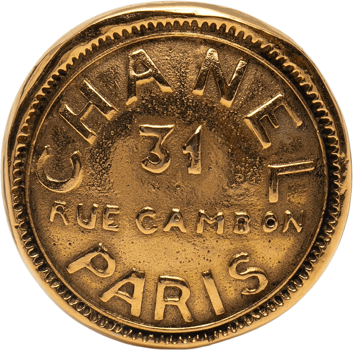 Chanel Gold Plated 31 Rue Cambon Round Brooch, från Luxclusif, i färgen gold.