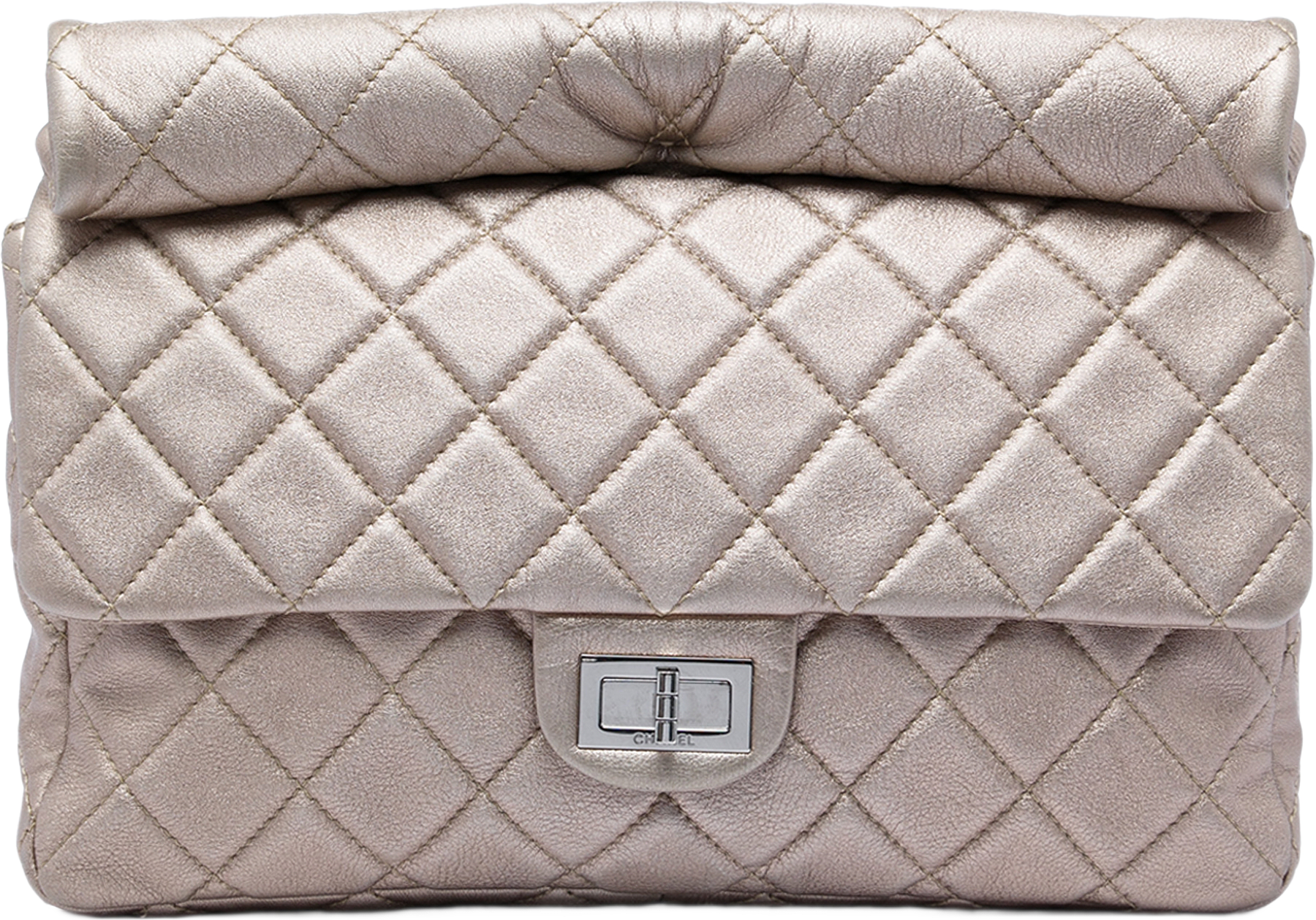 Chanel Large Quilted Iridescent Calfskin Reissue 2.55 Roll Clutch, från Luxclusif, i färgen guld.