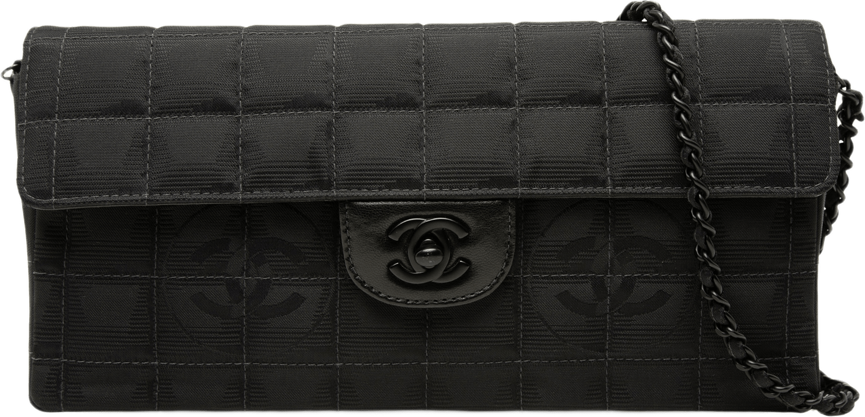Chanel New Travel Line Nylon East West Flap, från Luxclusif, i färgen svart.