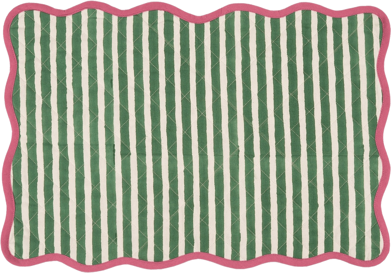 Scallop Quiltad Bordstablett - 33x48 Cm, från Pick A Poppy, i färgen green.