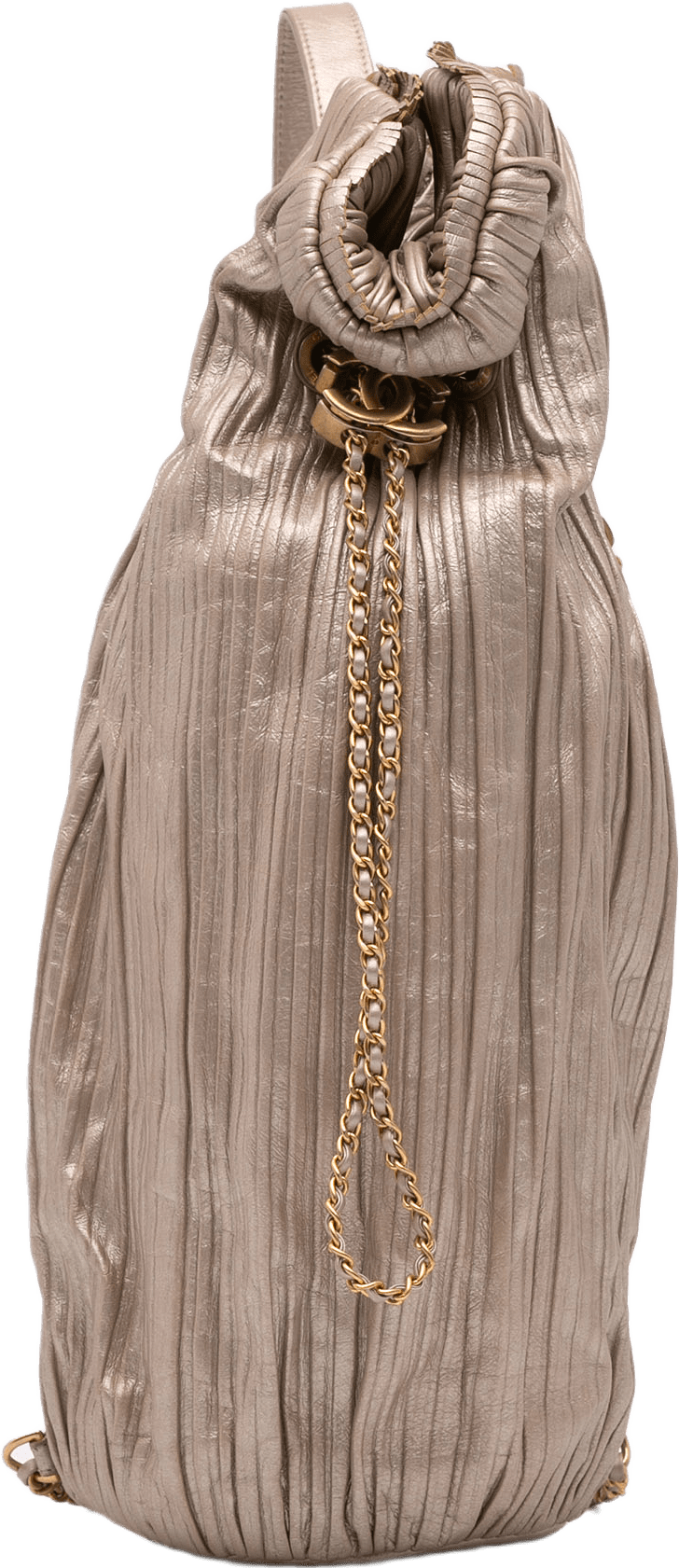 Chanel Medium Metallic Calfskin Coco Pleats Drawstring Backpack, från Luxclusif, i färgen gold.