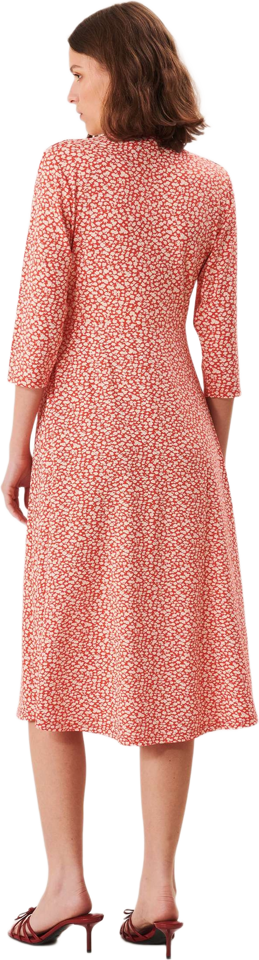 Noelle Dress, från Jumperfabriken, i färgen red.