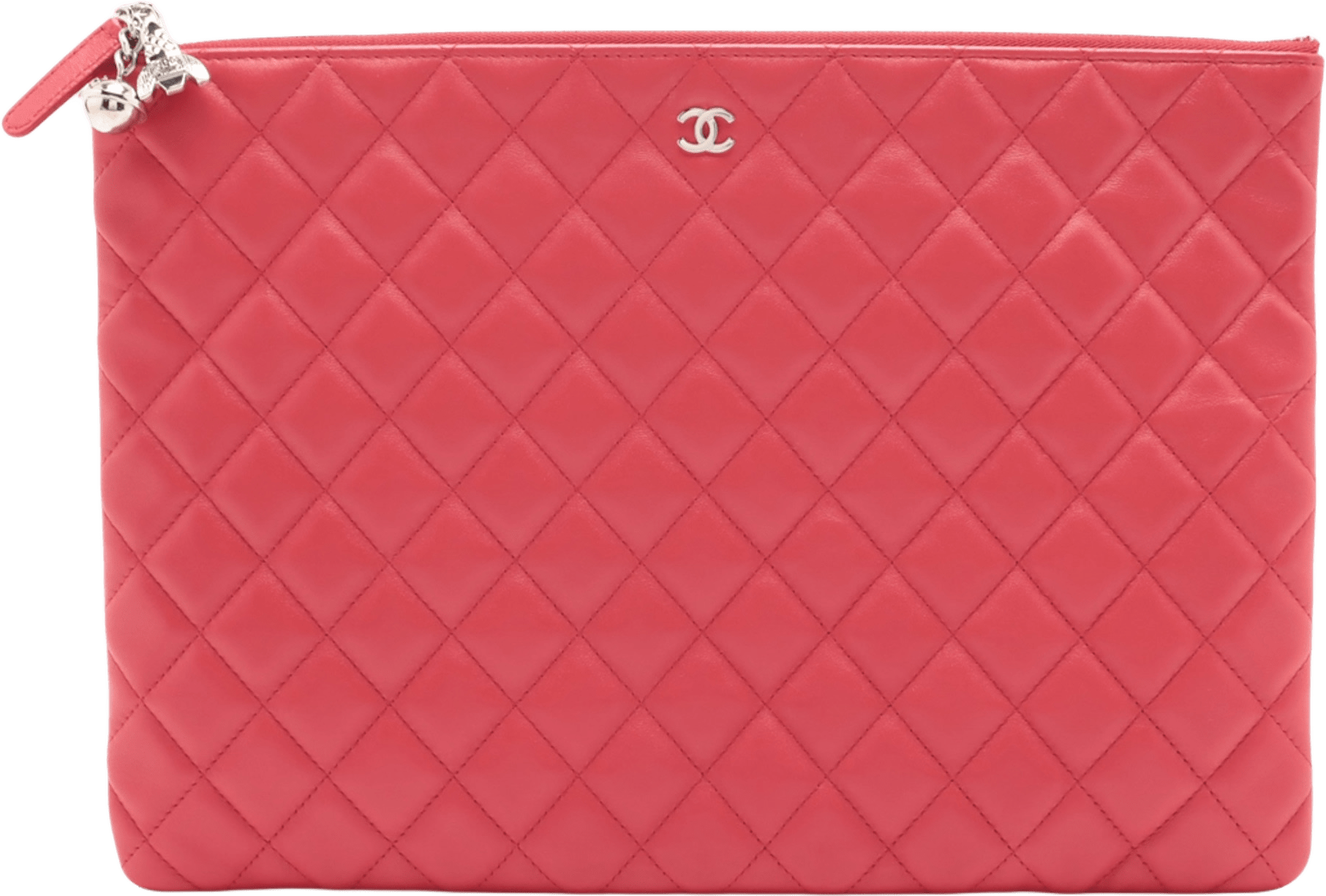 Chanel Large Quilted Lambskin Cosmetic Case, från Luxclusif, i färgen red.