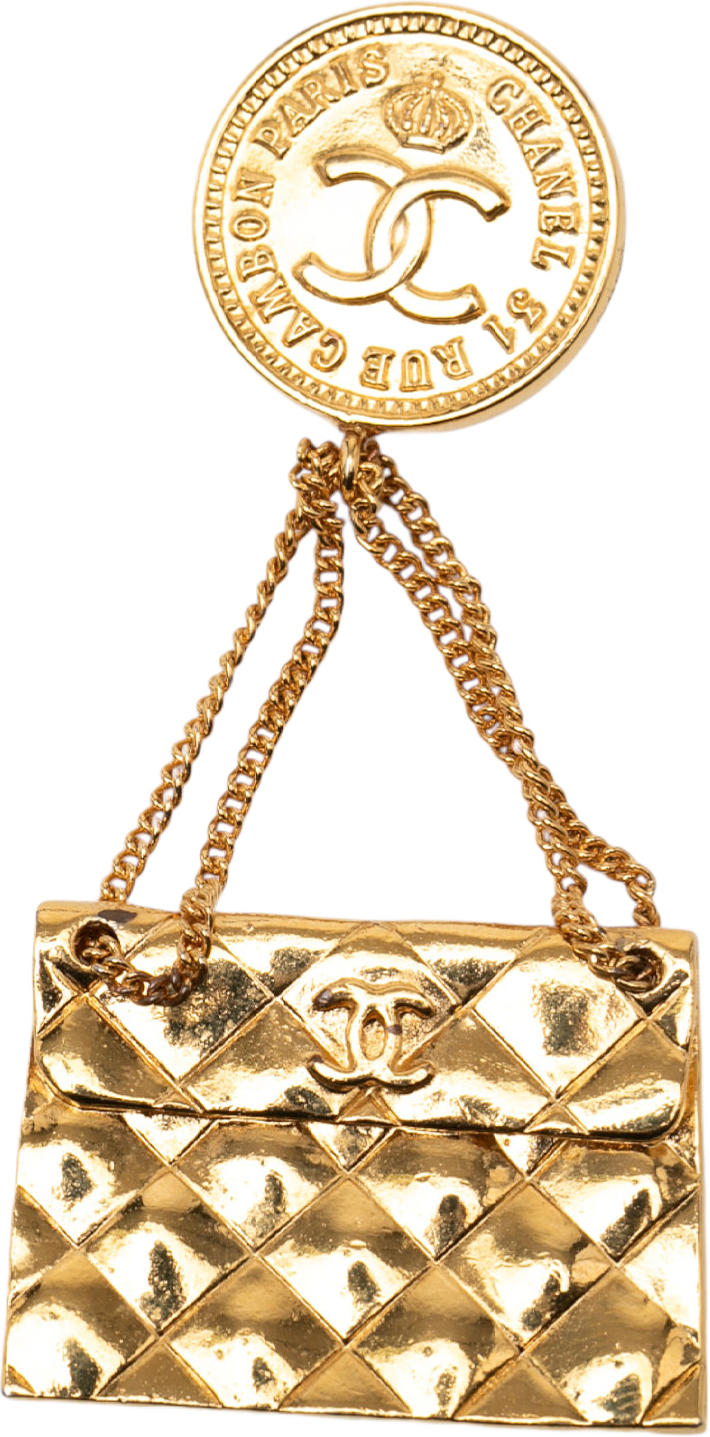 Chanel Cc Gold Plated Quilted Flap Bag Medallion Brooch, från Luxclusif, i färgen gold.