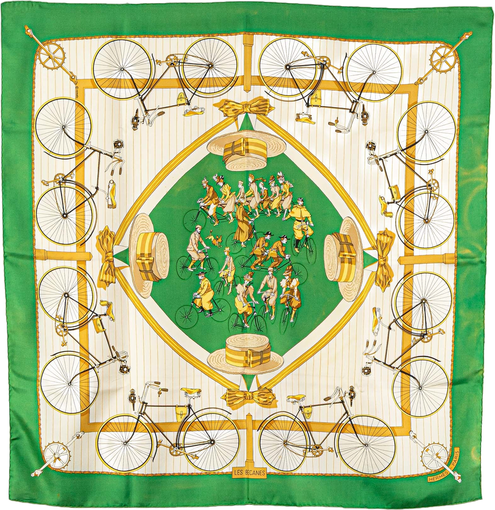Hermès Les Becanes Silk Scarf, från Luxclusif, i färgen green.