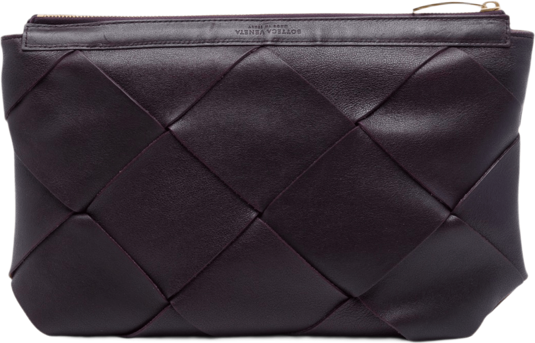 Bottega Veneta Nappa Maxi Intrecciato Clutch, från Luxclusif, i färgen purpur.