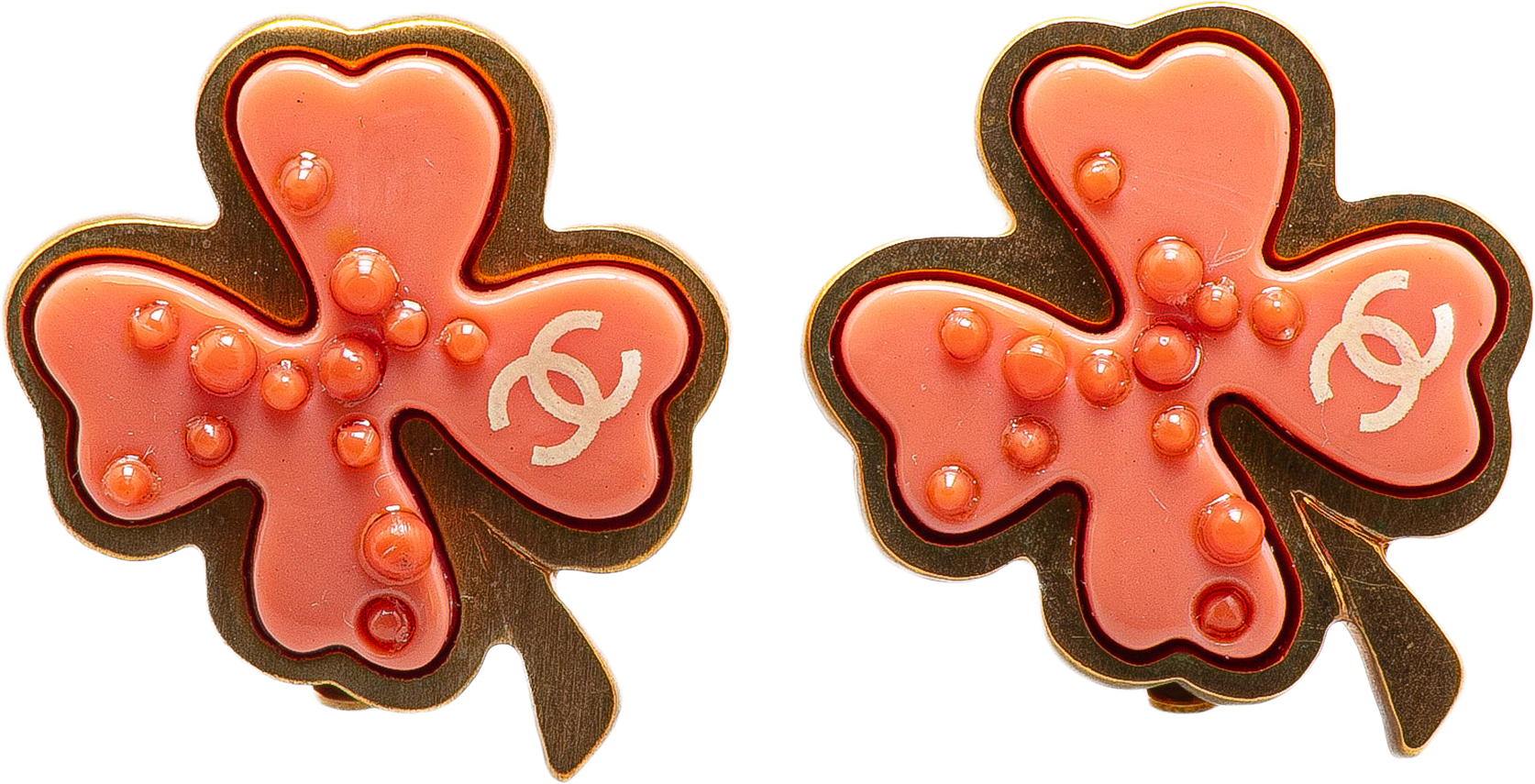 Chanel Gold Plated Enamel Clover Clip On Earrings, från Luxclusif, i färgen guld.