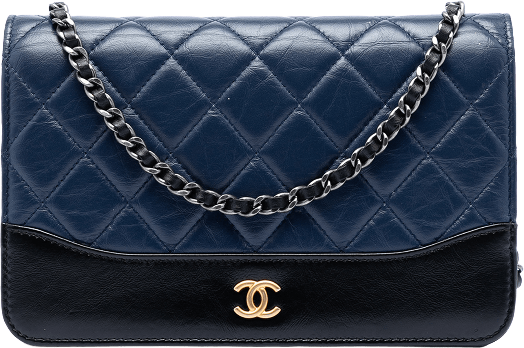 Chanel Bicolor Quilted Aged Calfskin Gabrielle Wallet On Chain, från Luxclusif, i färgen dark blue.