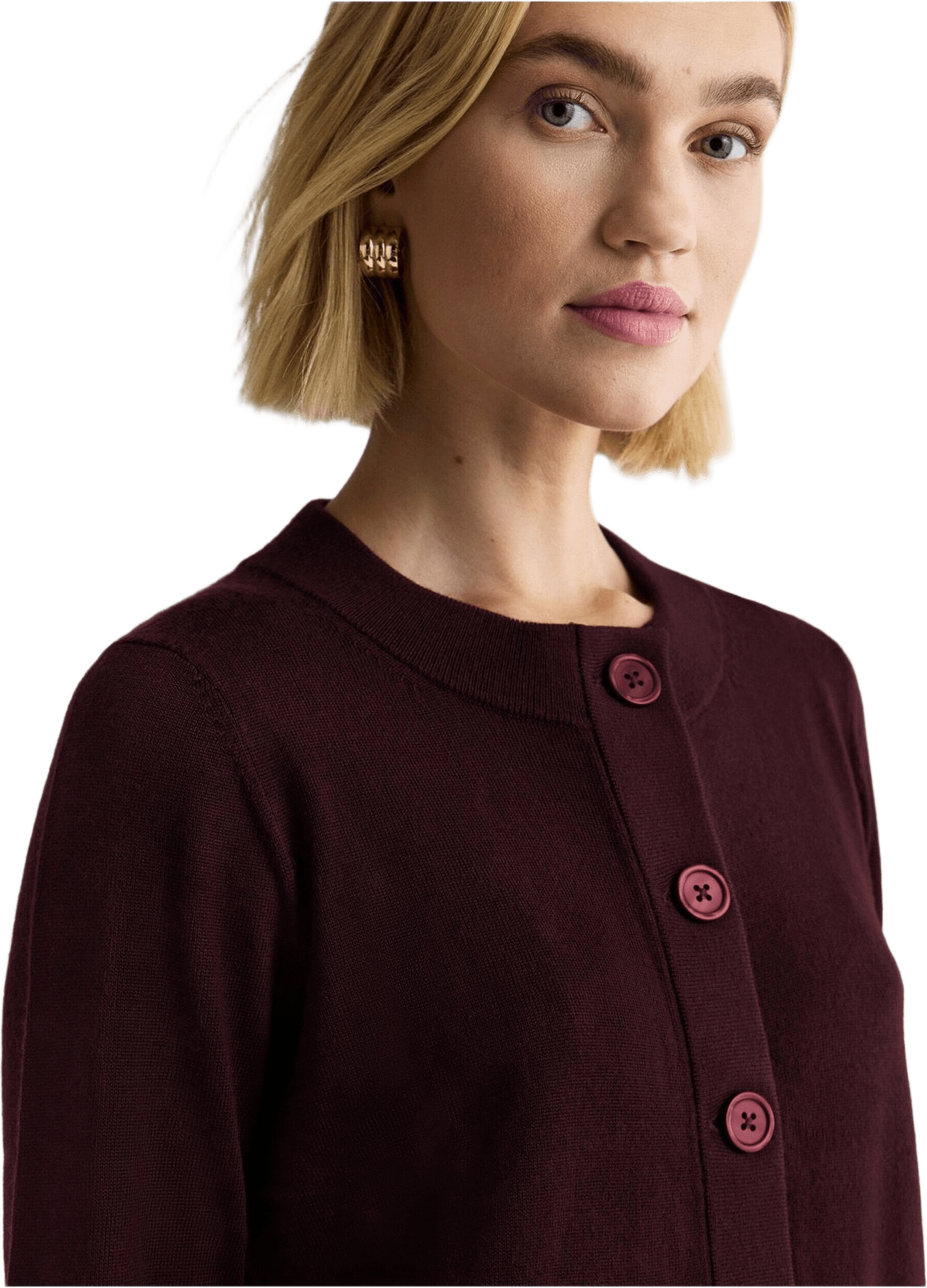 Merinoullscardigan Sarah, från Newhouse, i färgen djup vinröd.