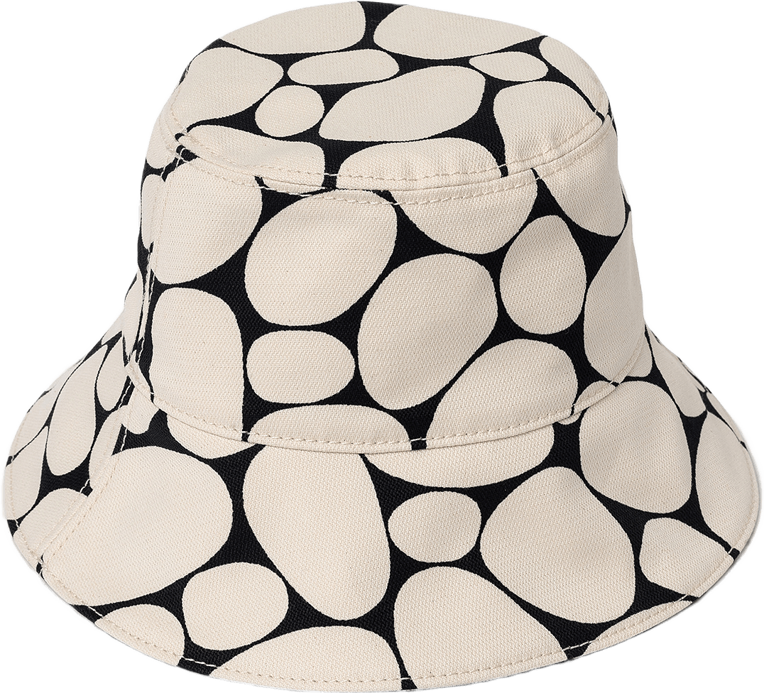 Solhatt Stenar, från Gyllstad, i färgen vit på svart.