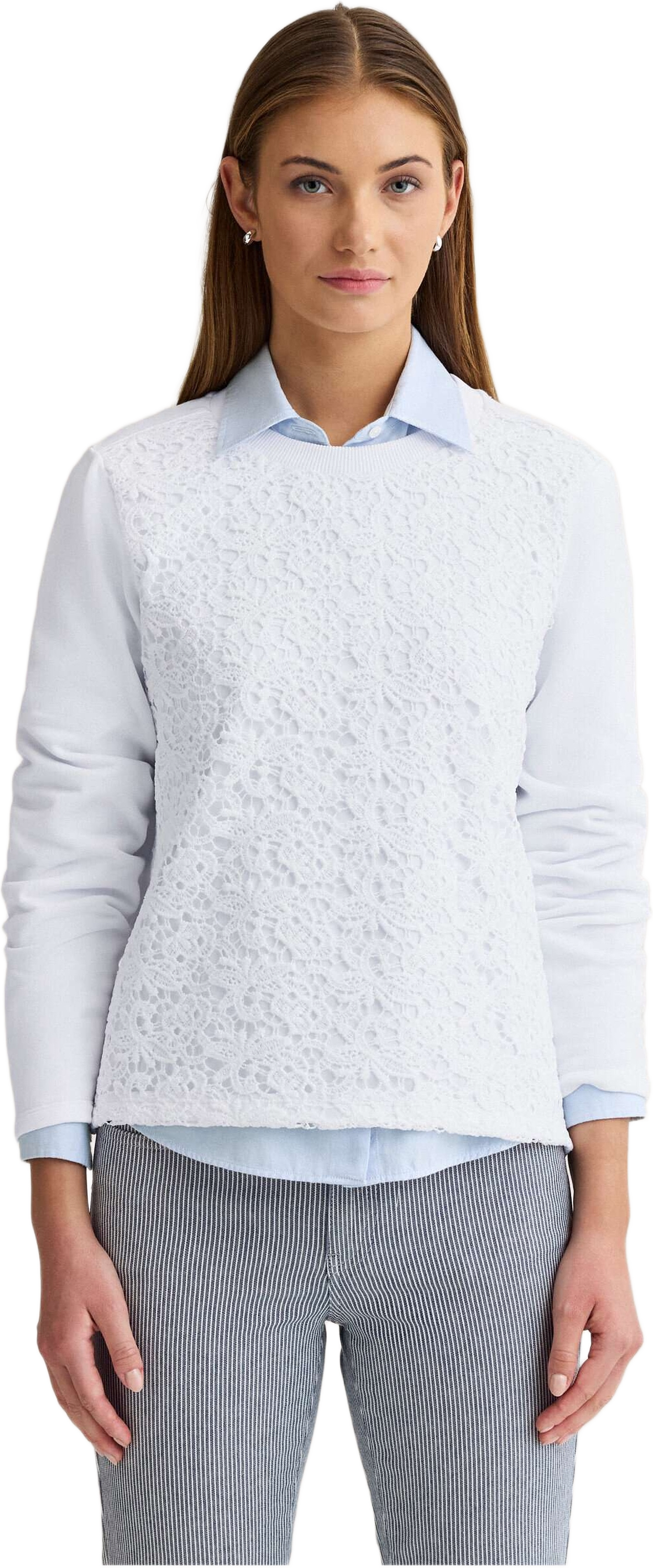 Junie Lace College Sweater, från Newhouse, i färgen vit.