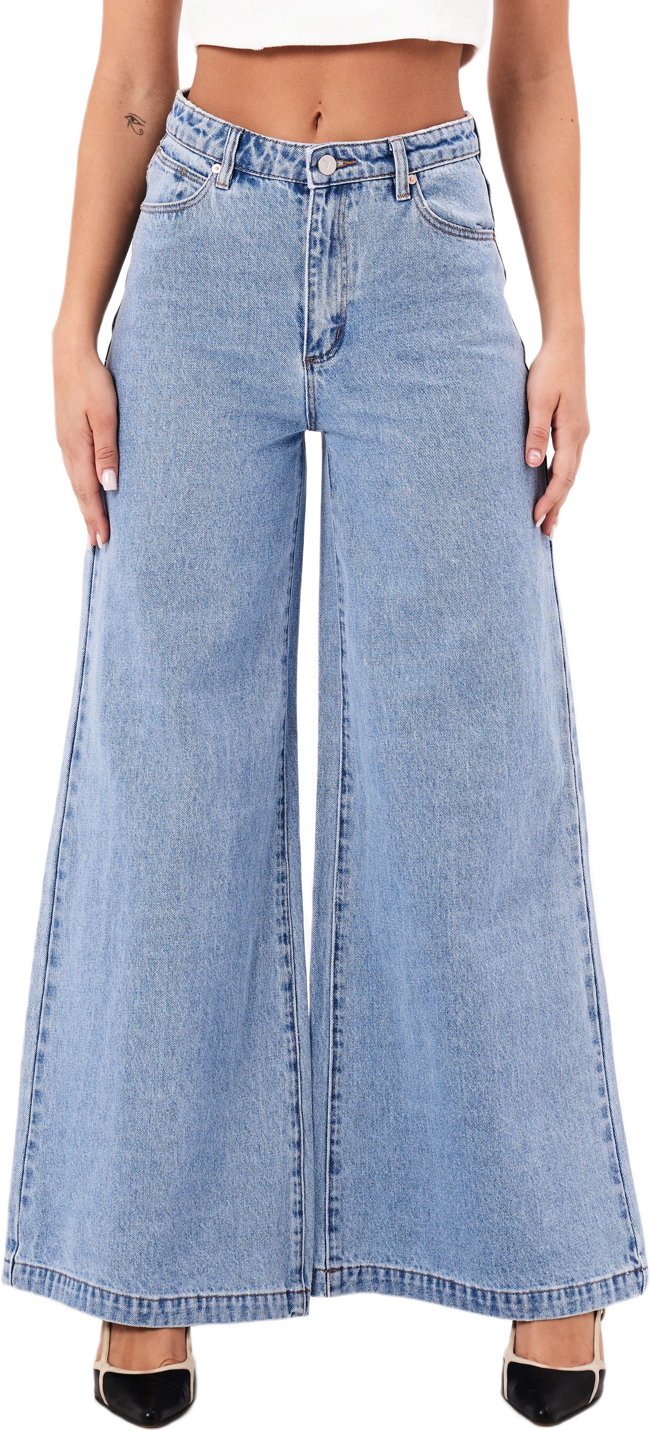 94 Super Wide Loretta Light Blue, från Abrand, i färgen blue.