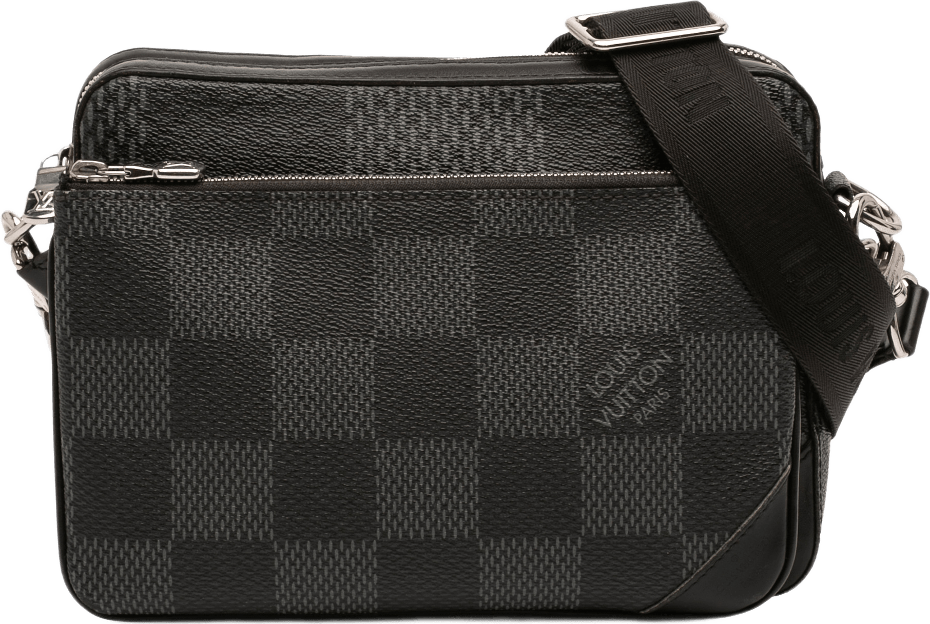 Louis Vuitton Damier Graphite 3d Trio Messenger Bag, från Luxclusif, i färgen svart.