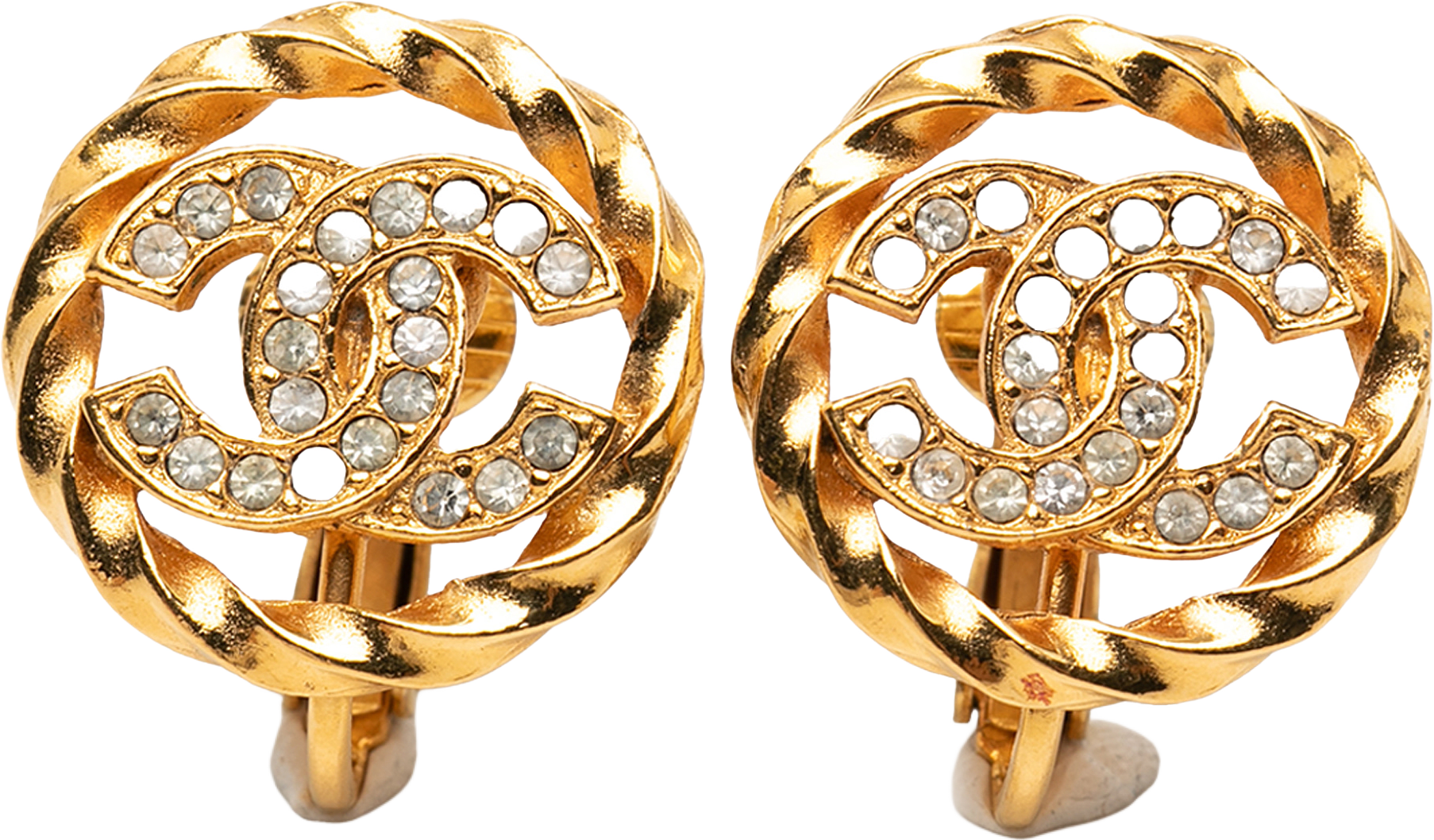 Chanel Gold Plated Cc Crystal Twisted Round Clip On Earrings, från Luxclusif, i färgen gold.