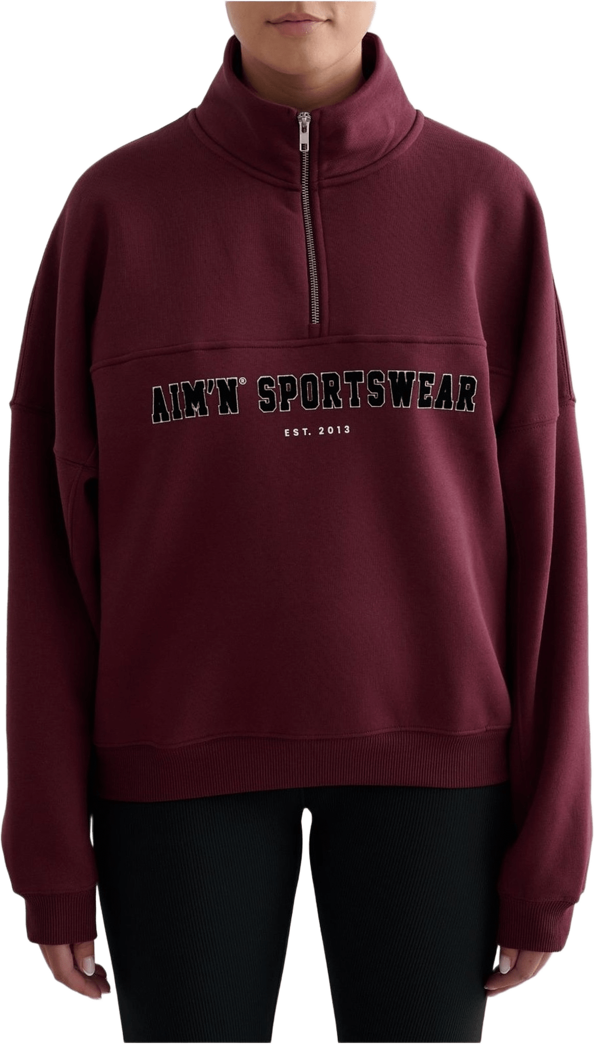 Varsity Sweat Half Zip, från aim'n, i färgen cherry.